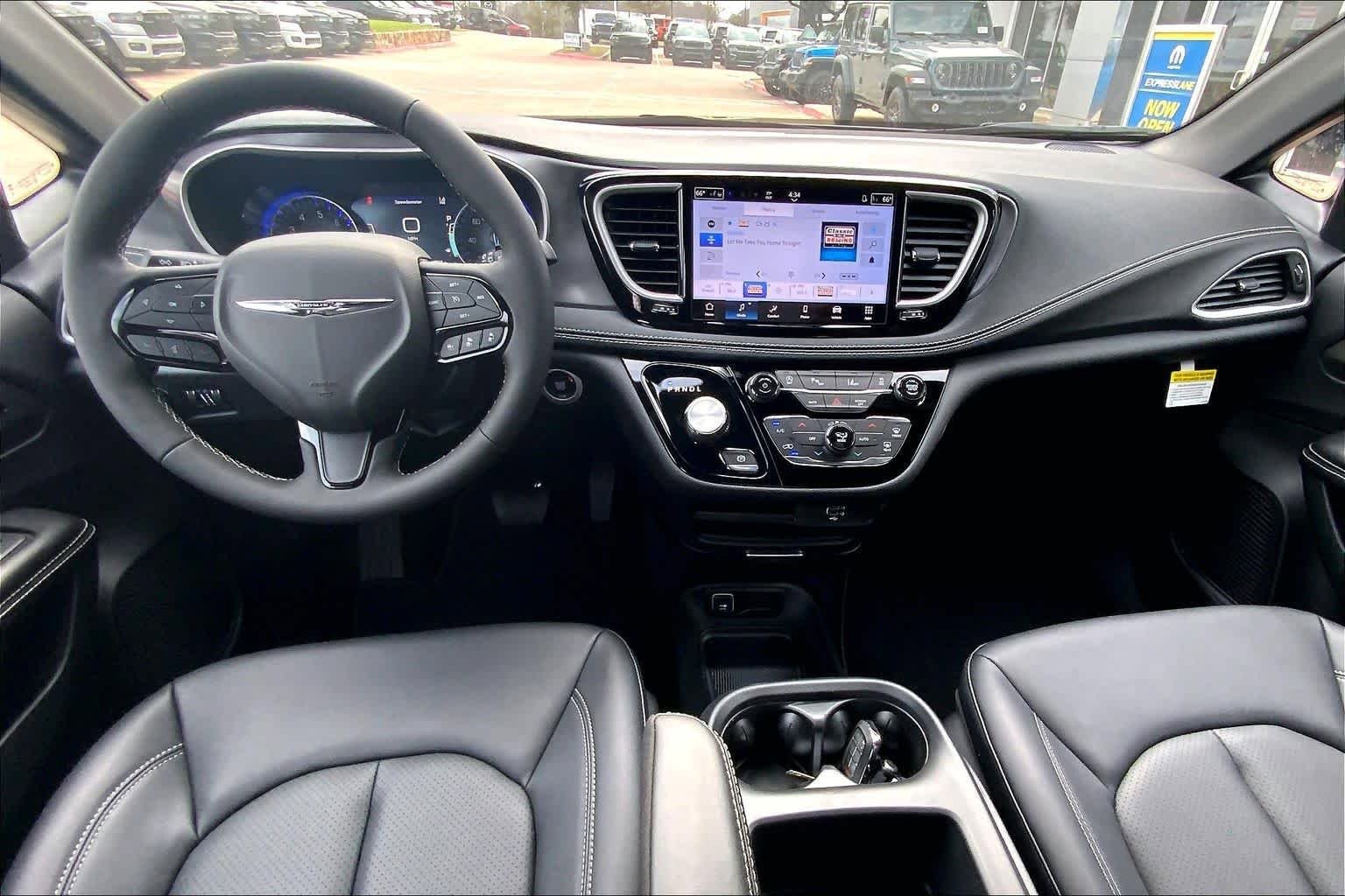 New 2026 Chrysler Pacifica Select w/ S Appearance Package image 5