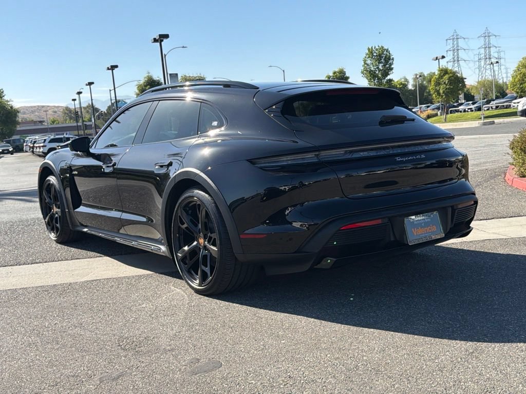 Used 2025 Porsche Taycan 4S AWD/4WD image 9