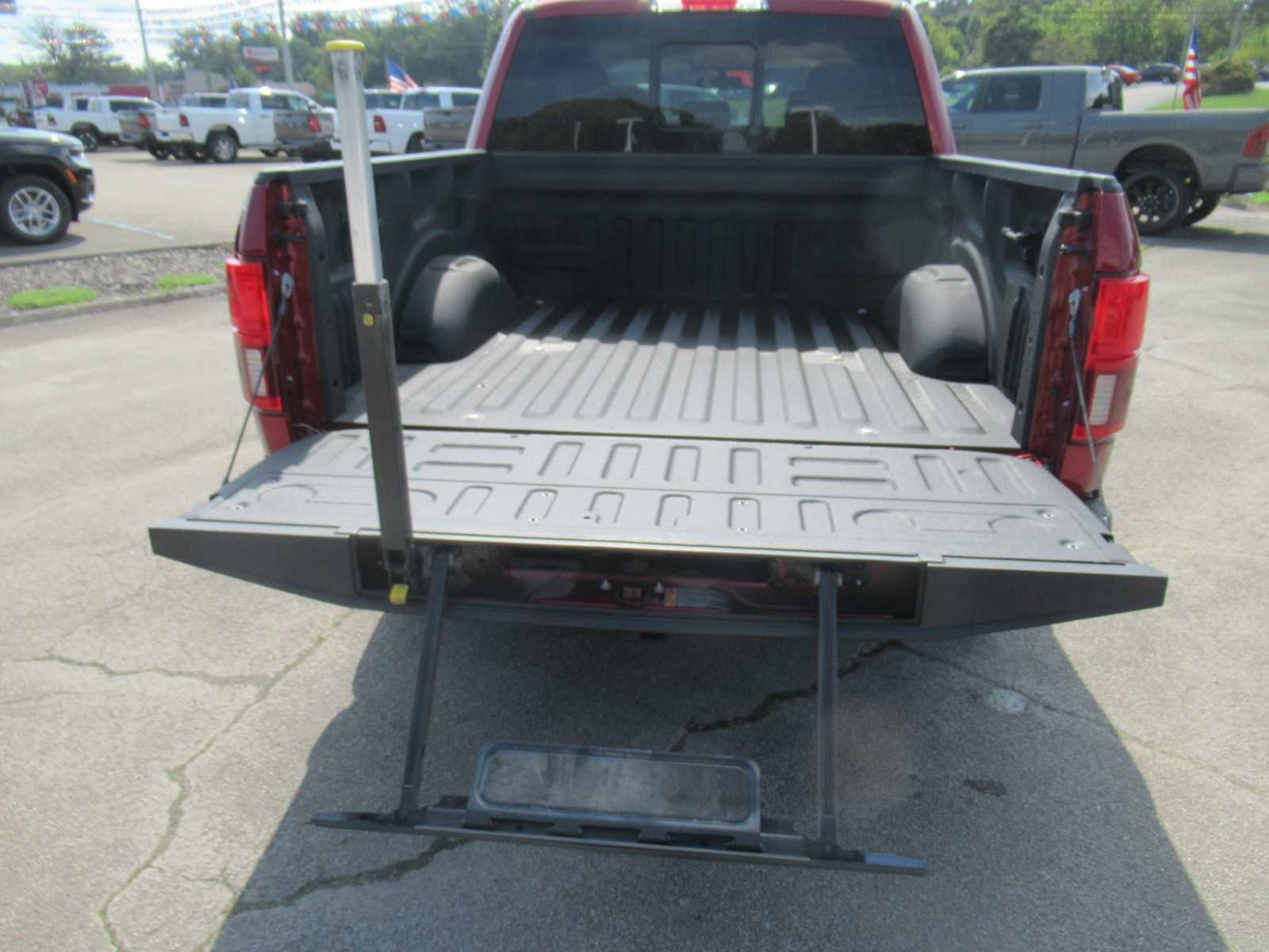 Used 2019 Ford F150 Lariat w/ Equipment Group 502A Luxury image 11