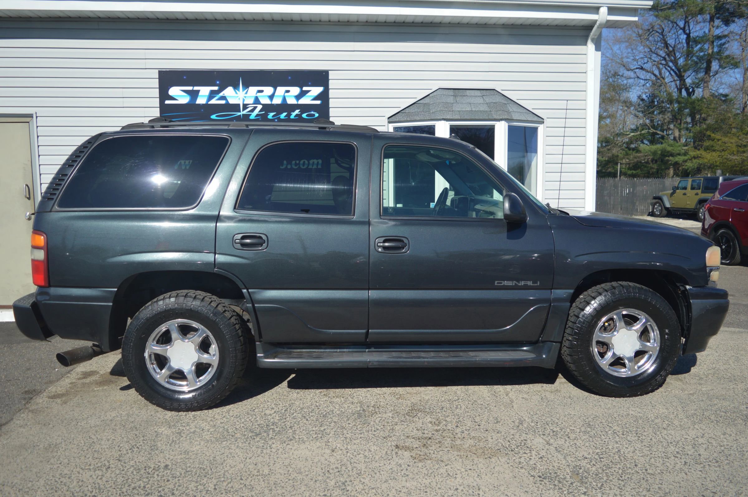Used 2003 GMC Yukon Denali image 5