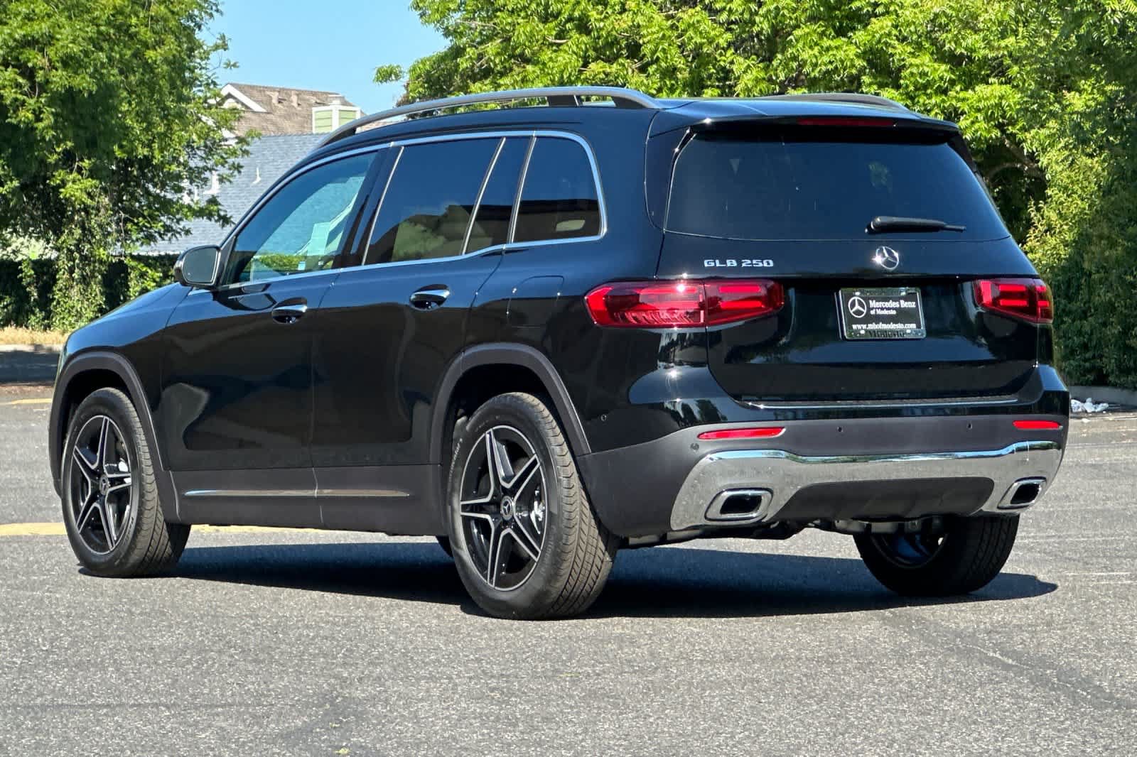 Certified 2026 Mercedes-Benz GLB 250 image 5