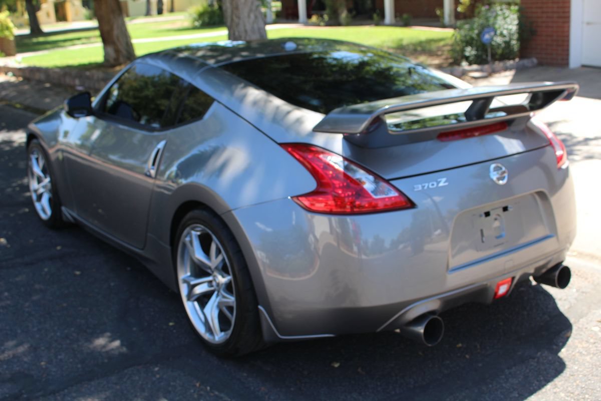 Used 2010 Nissan 370Z Touring w/ Sport Pkg RWD image 30