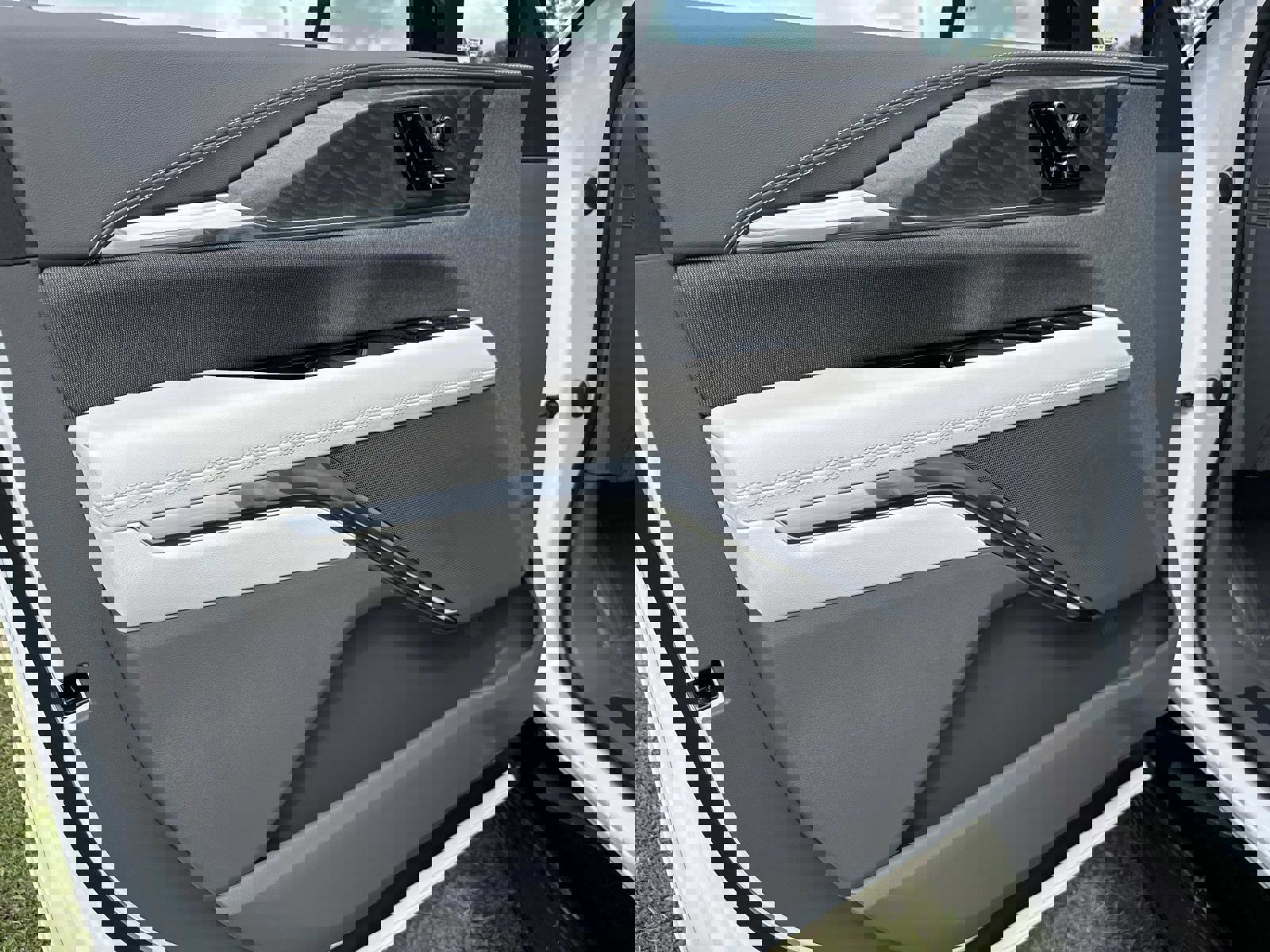 New 2025 Cadillac Escalade IQ Luxury 1 image 18