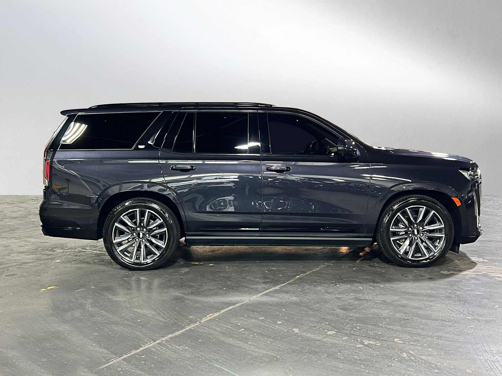Used 2023 Cadillac Escalade Sport Platinum AWD/4WD image 2