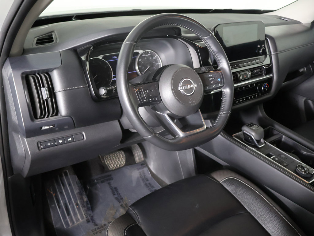 Used 2023 Nissan Pathfinder SL AWD/4WD image 28