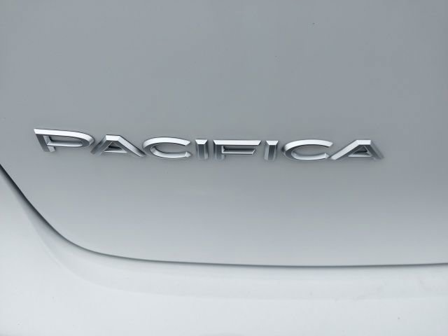 New 2026 Chrysler Pacifica Pinnacle image 29