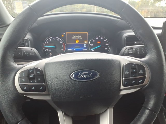 Used 2023 Ford Explorer Limited w/ Equipment Group 301A RWD image 24