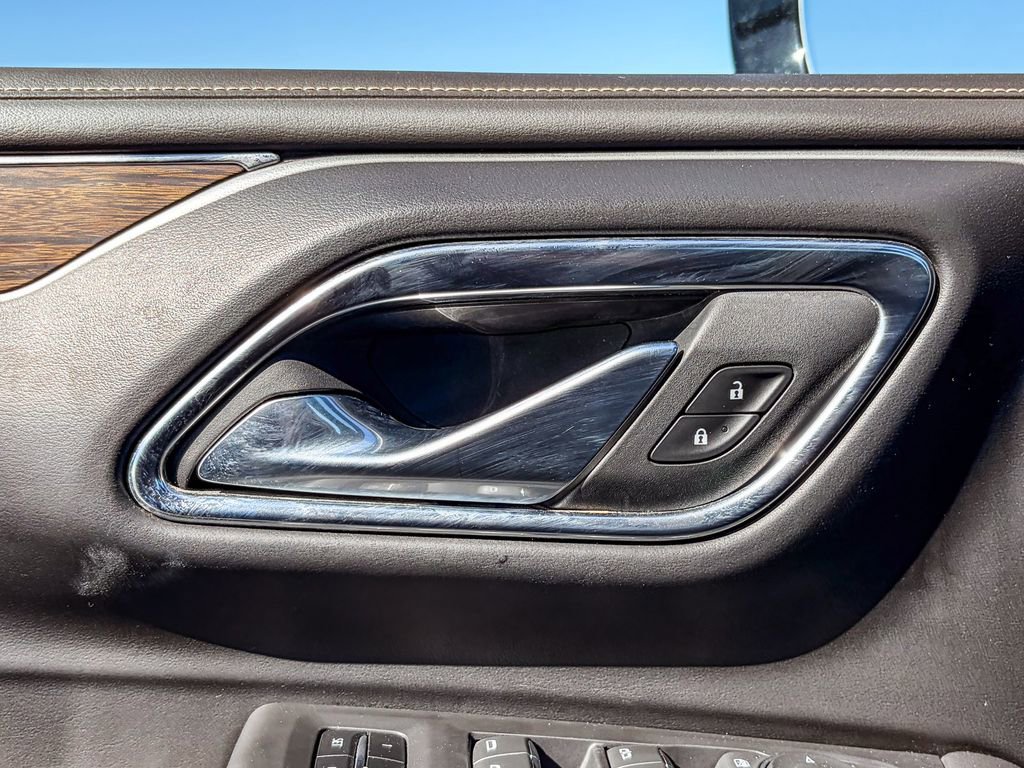 Used 2023 Chevrolet Suburban Premier image 45