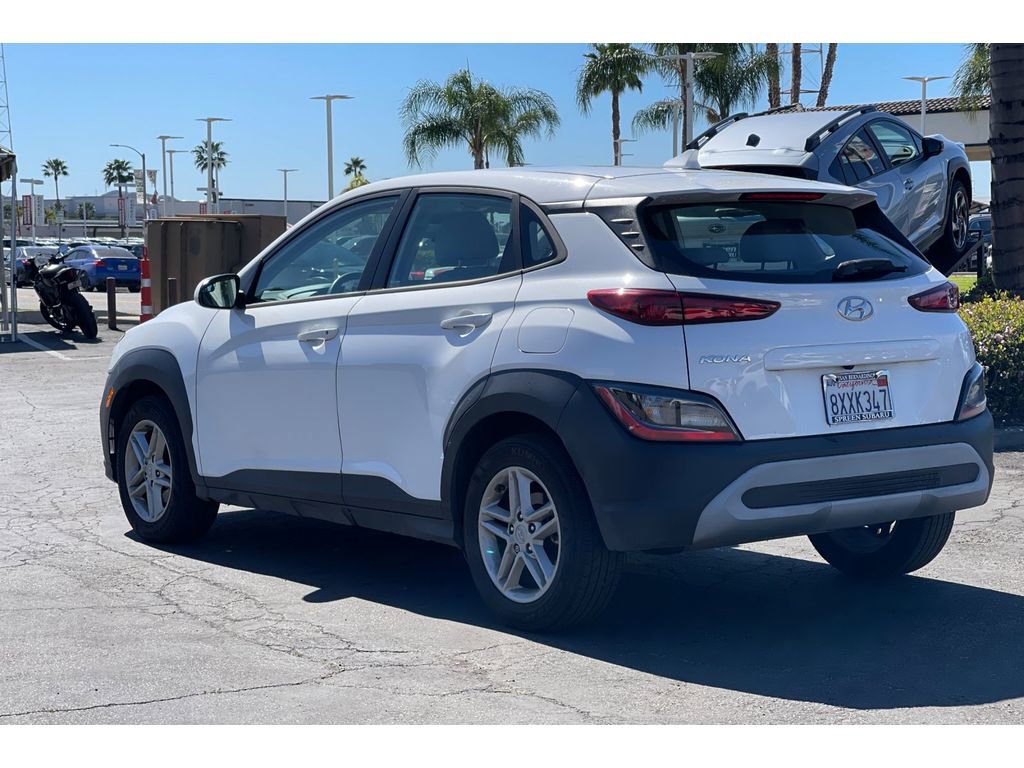 Used 2022 Hyundai Kona SE image 3