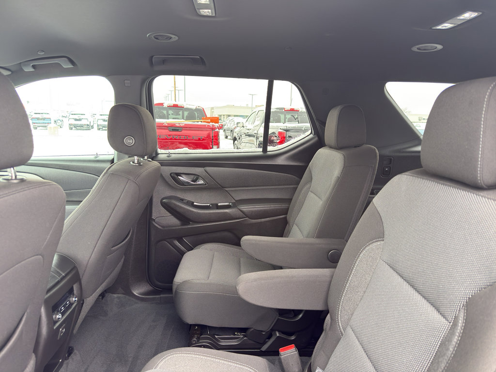 Used 2022 Chevrolet Traverse LT image 33