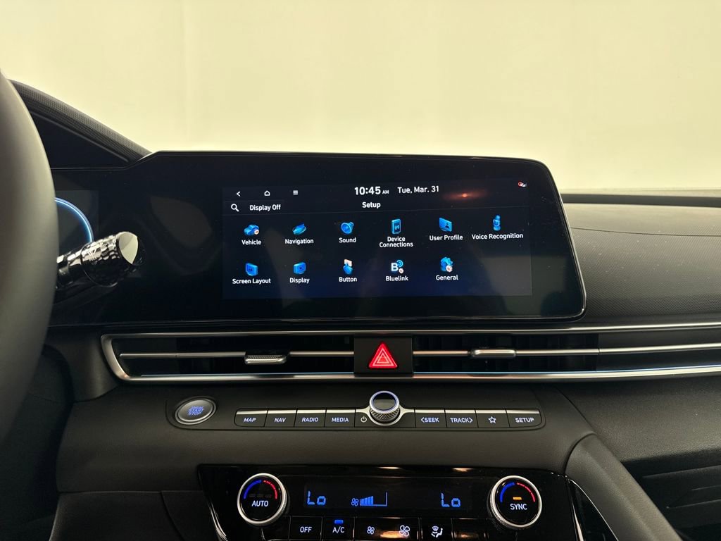 Used 2023 Hyundai Elantra Limited image 18