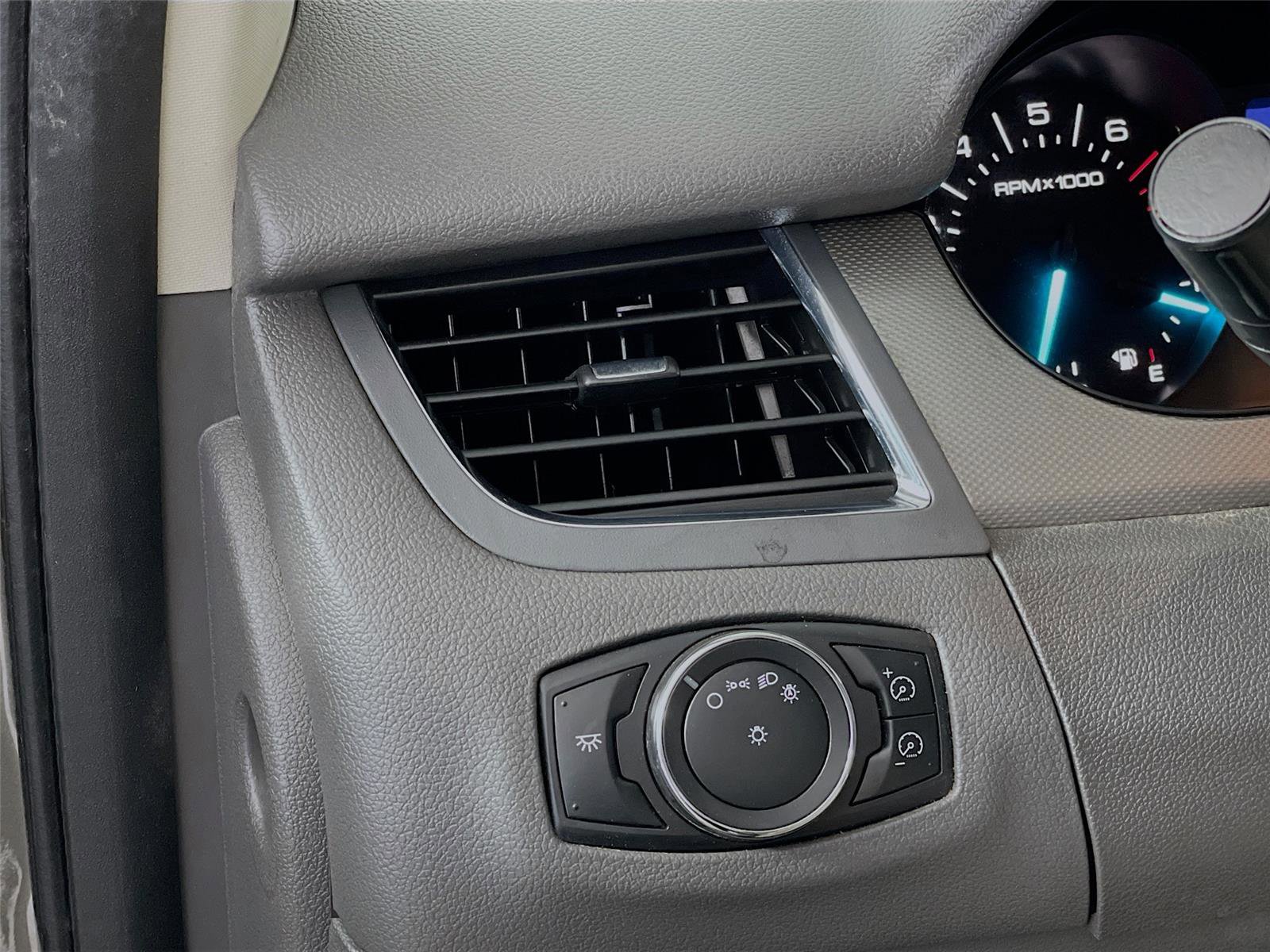 Used 2013 Ford Edge SEL image 14