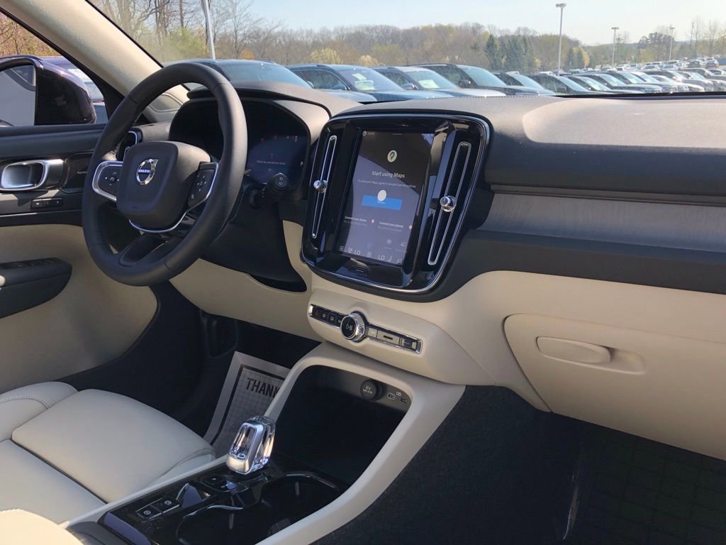 New 2026 Volvo XC40 B5 Ultra w/ Protection Package Premier AWD/4WD image 17