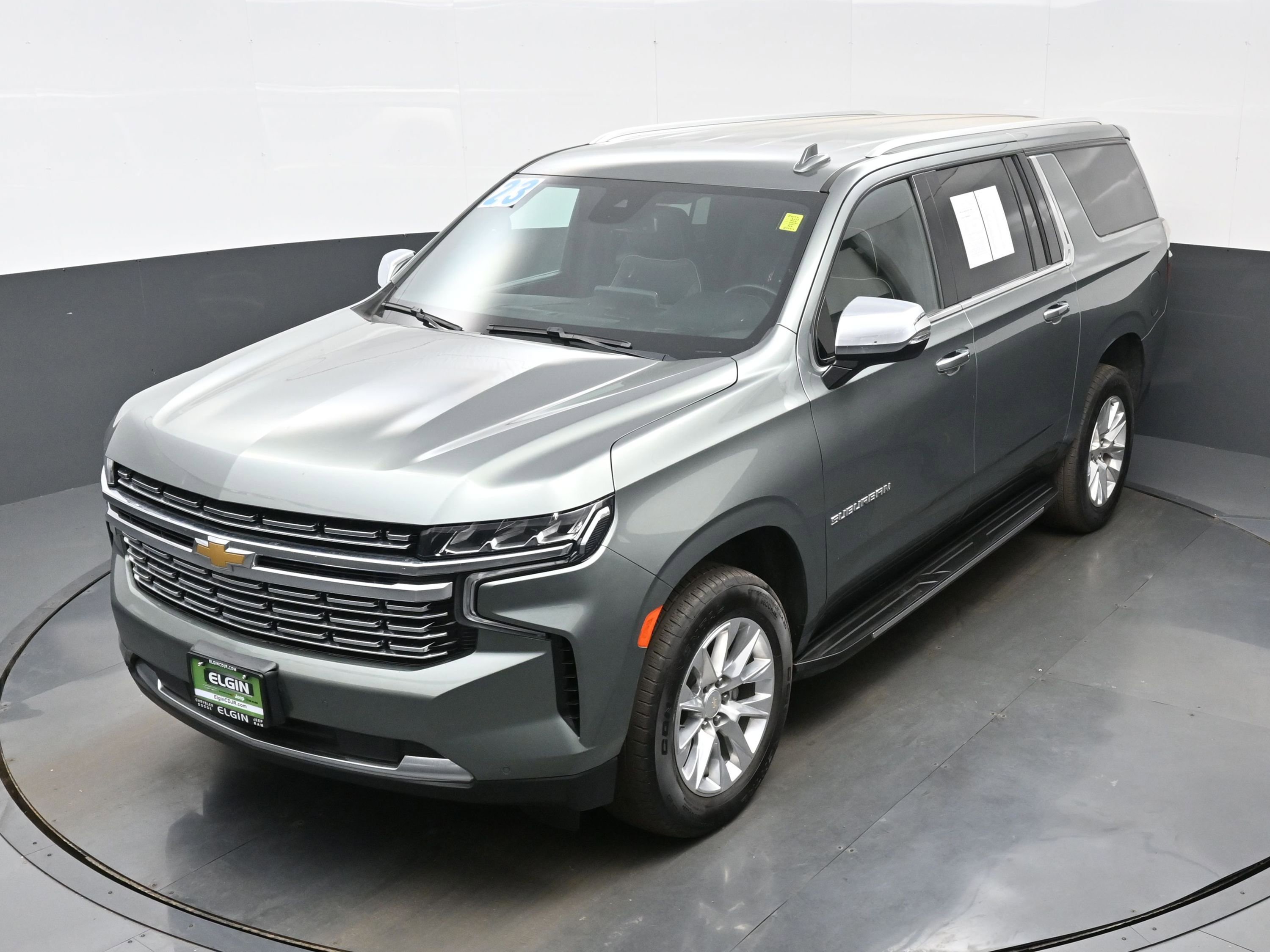 Used 2023 Chevrolet Suburban Premier AWD/4WD image 34