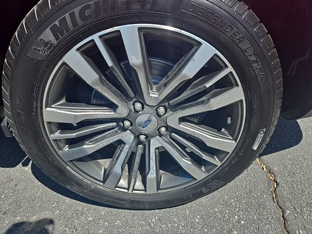 Used 2018 Ford Explorer Platinum AWD/4WD image 39