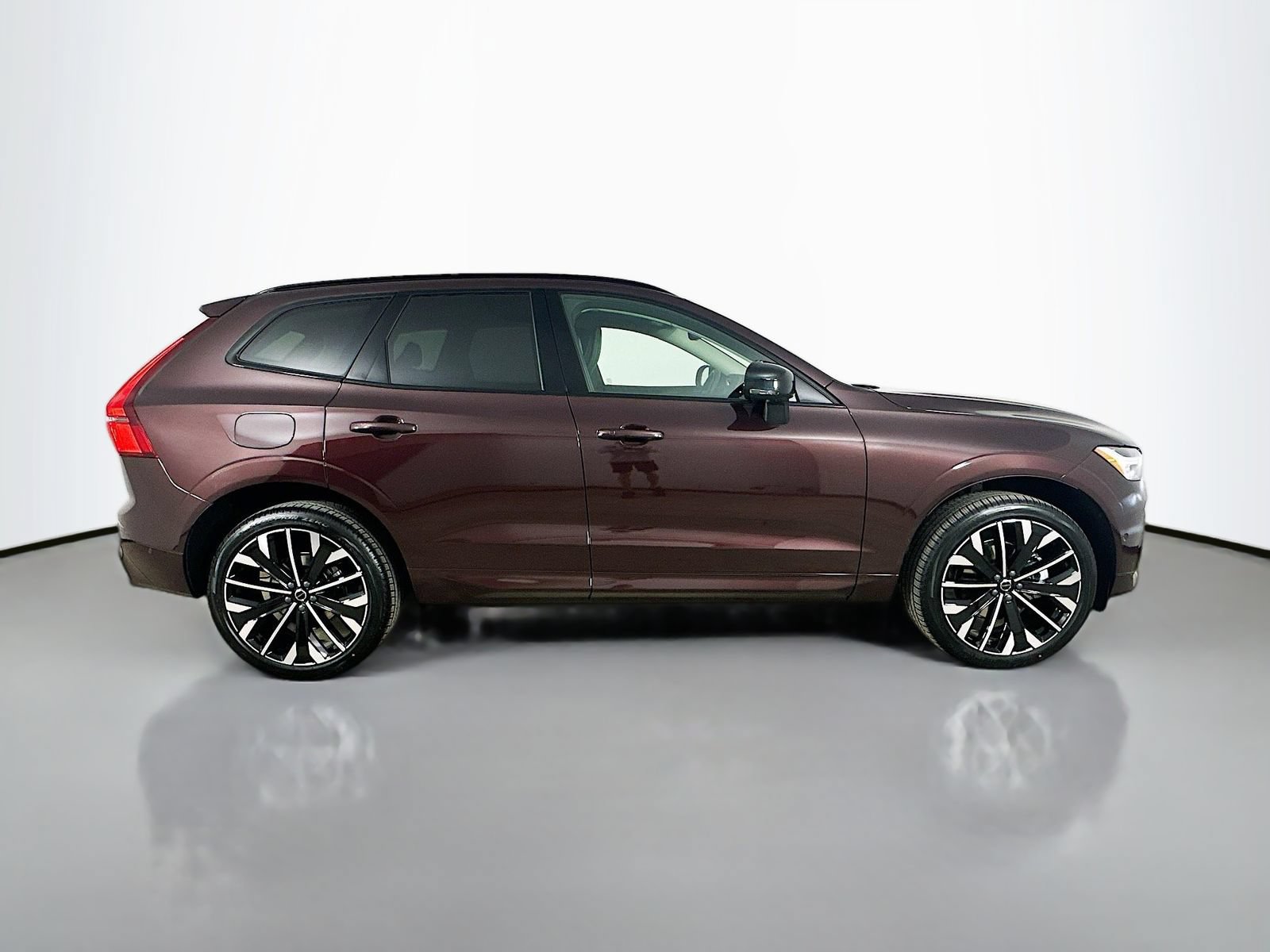 New 2026 Volvo XC60 B5 Ultra w/ Protection Package Premier AWD/4WD image 4