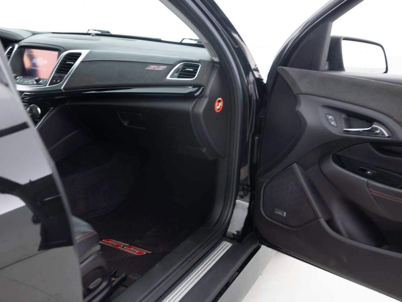 Used 2017 Chevrolet SS image 28