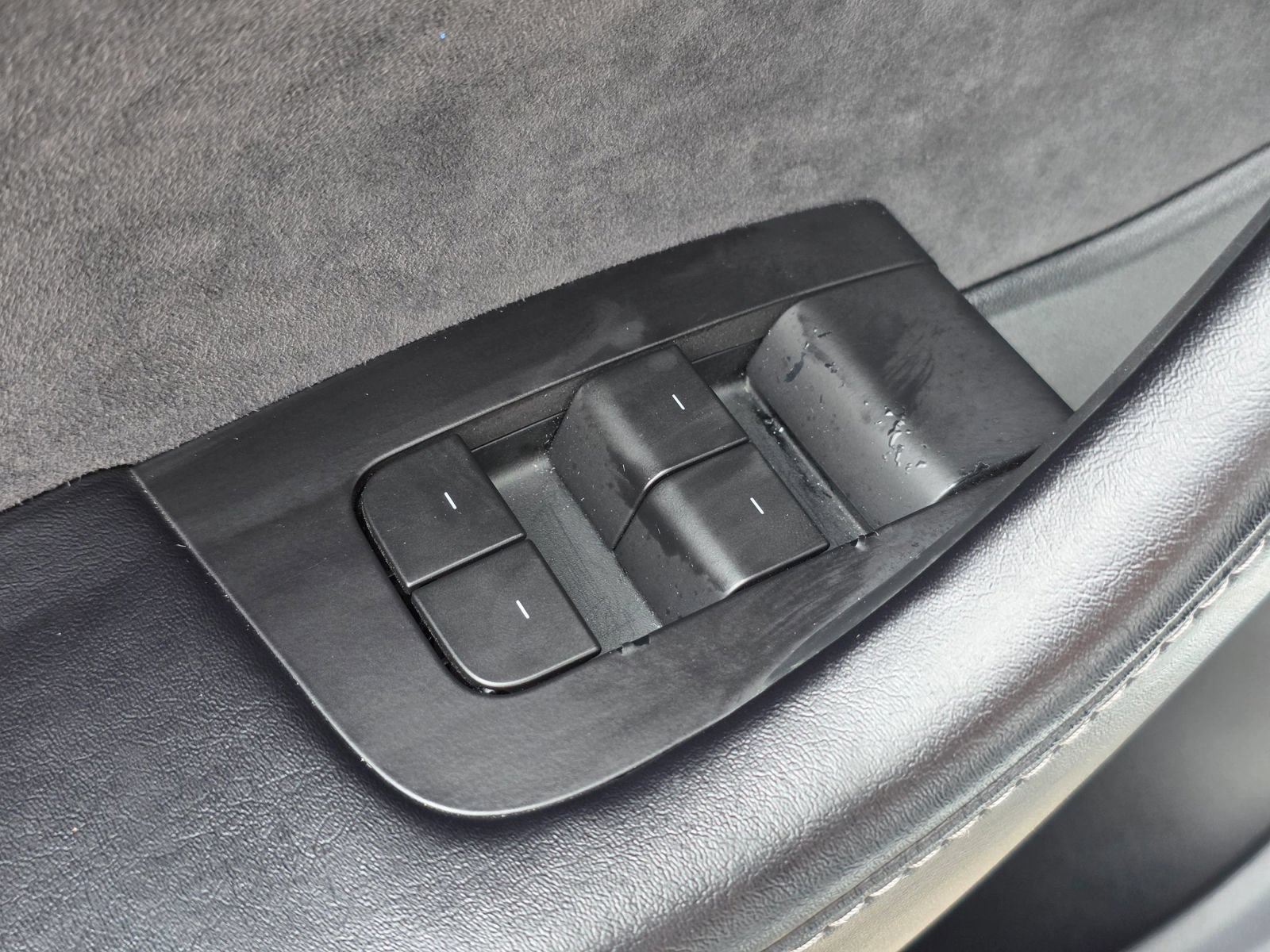 Used 2021 Tesla Model Y Long Range AWD/4WD image 24