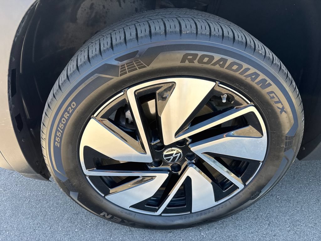 Used 2024 Volkswagen Atlas SEL AWD/4WD image 32