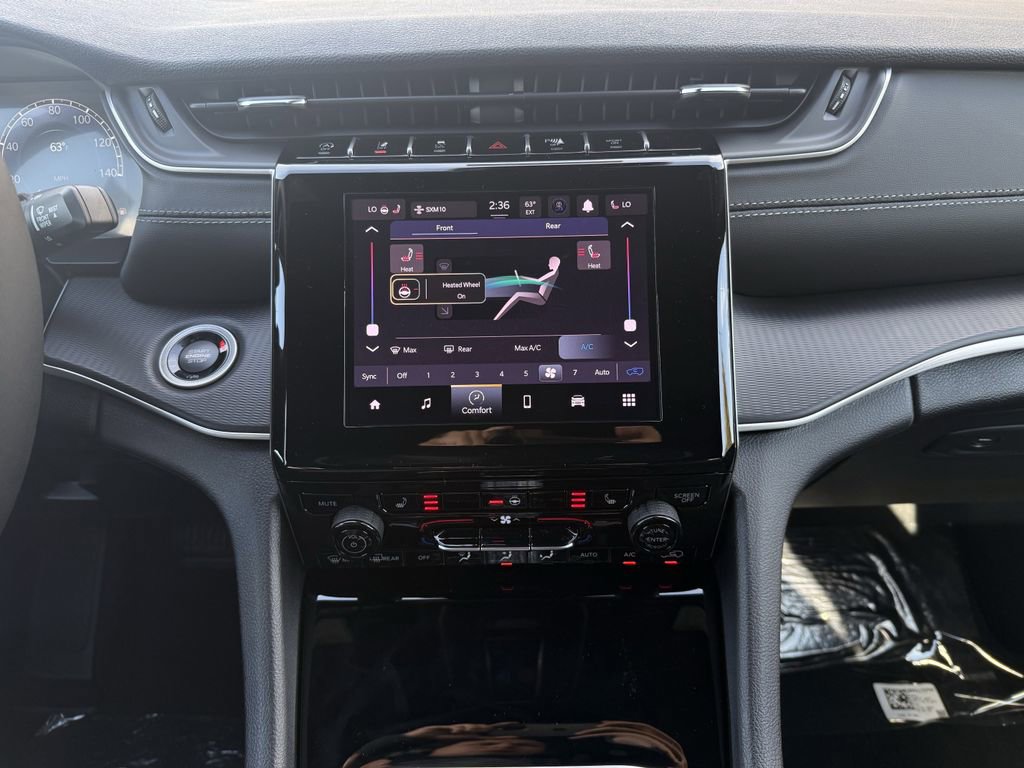 New 2025 Jeep Grand Cherokee L Altitude image 24