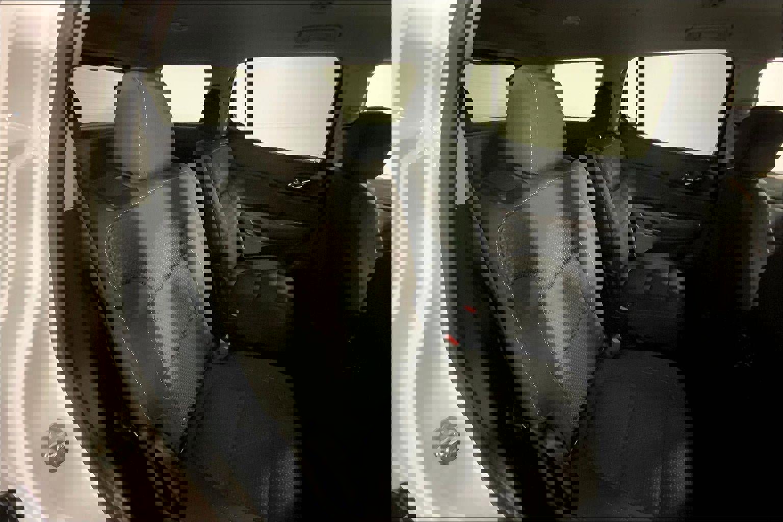 Used 2023 GMC Acadia SLE w/ Driver Convenience Package image 23