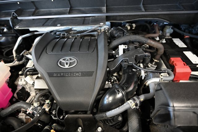 Used 2023 Toyota Highlander XLE image 33