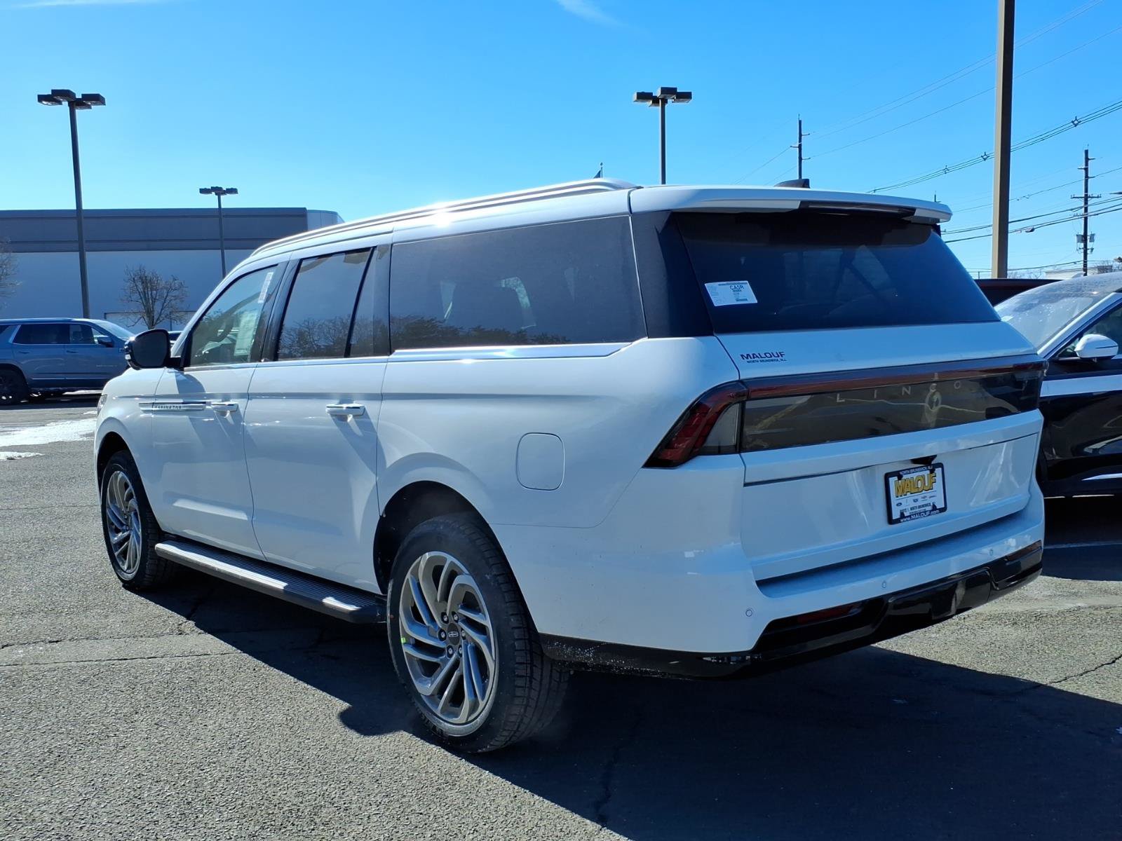 New 2026 Lincoln Navigator L Premier AWD/4WD image 4