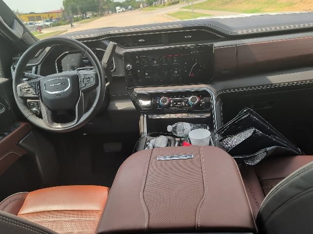 Used 2024 GMC Sierra 2500 Denali Ultimate w/ Max Trailering Package AWD/4WD image 12