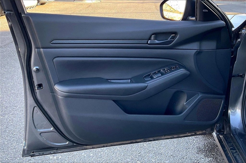 Used 2025 Nissan Altima 2.5 S image 21