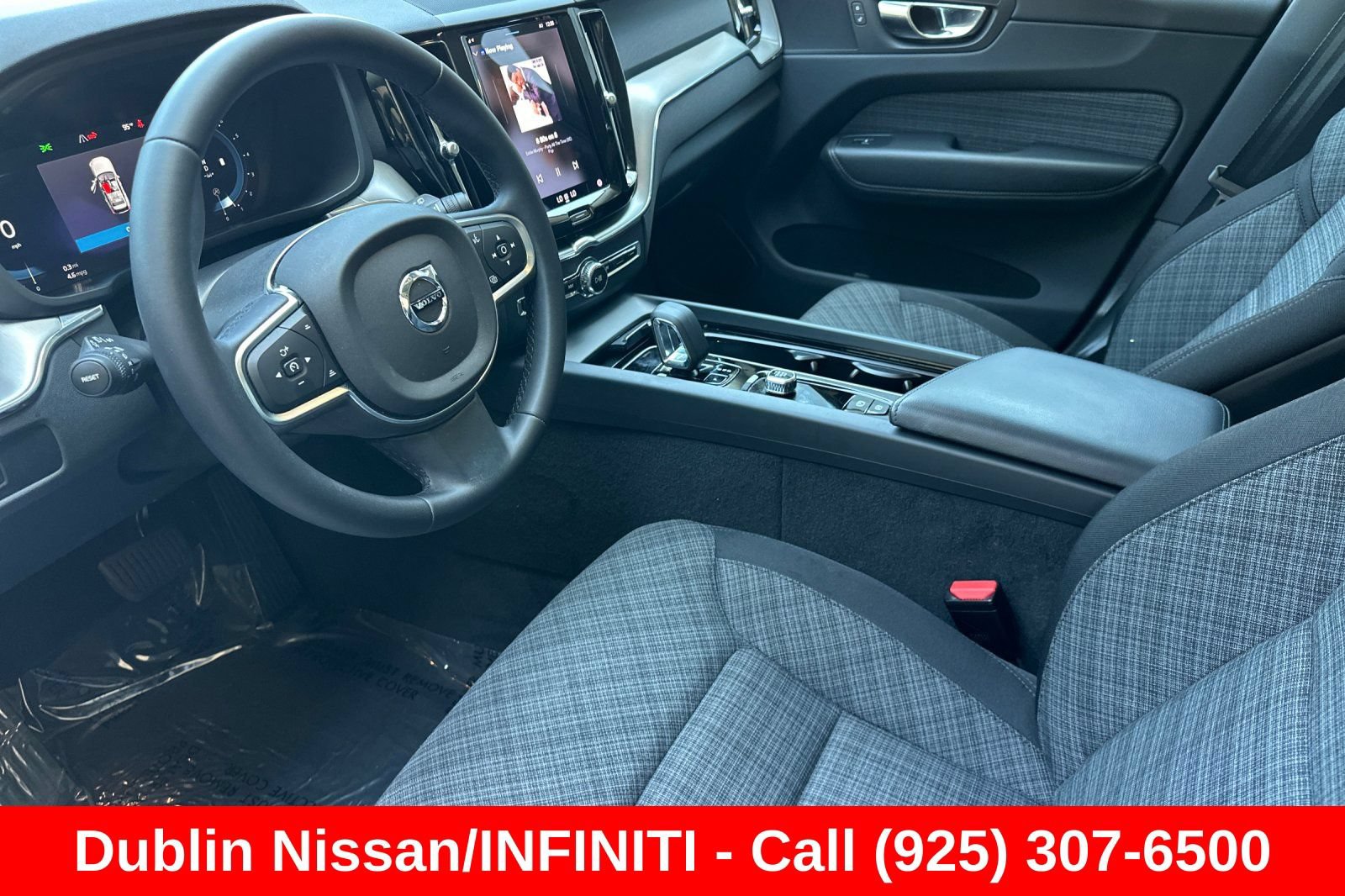 Used 2023 Volvo XC60 B5 Core w/ Protection Package Premier FWD image 10