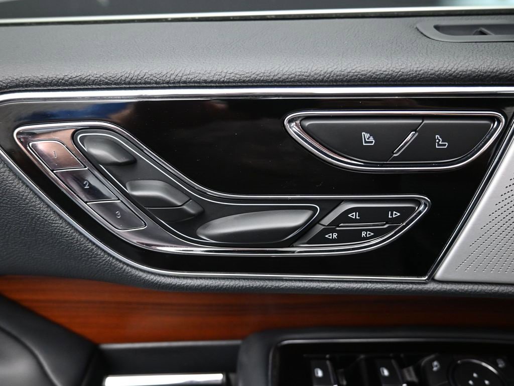 Used 2023 Lincoln Navigator L Reserve image 6