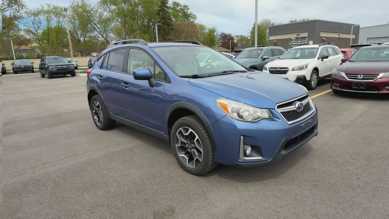 Used 2017 Subaru Crosstrek 2.0i Premium w/ Moonroof Package AWD/4WD image 2