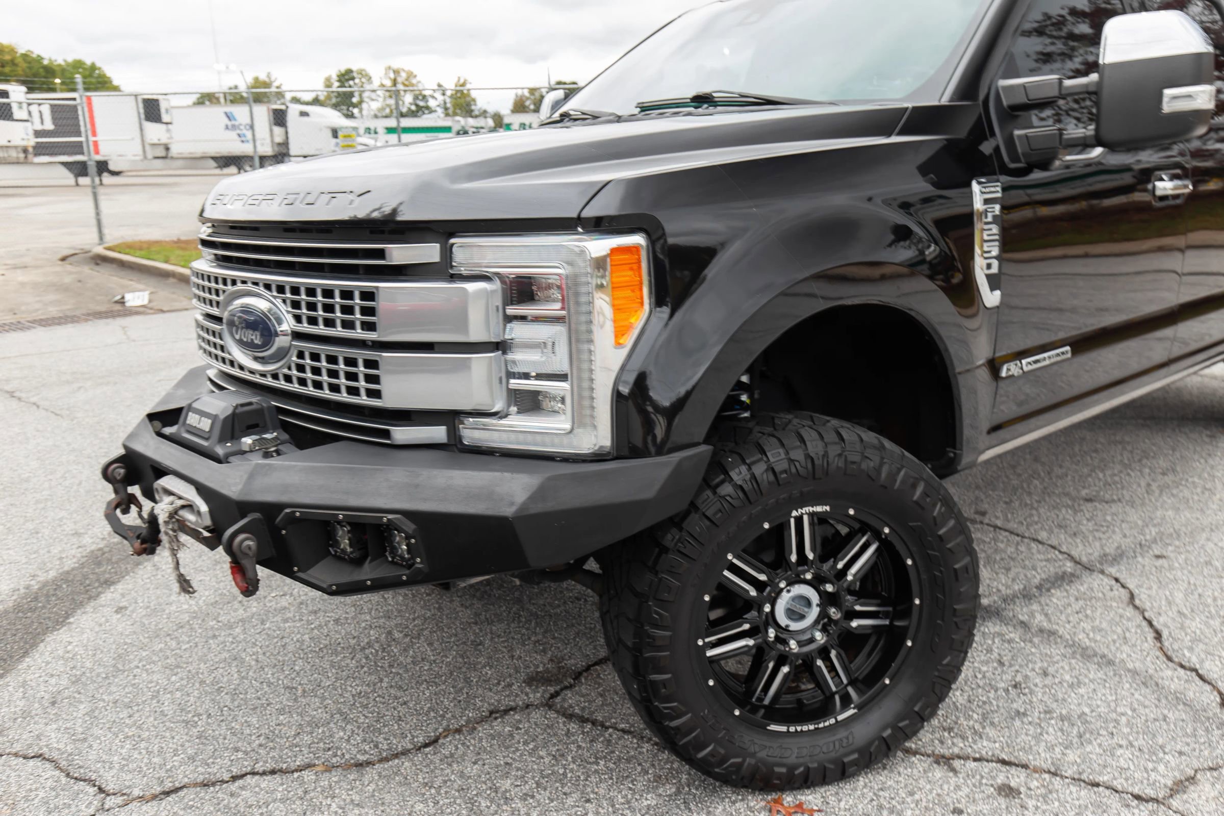Used 2019 Ford F250 Platinum w/ Platinum Ultimate Package image 2