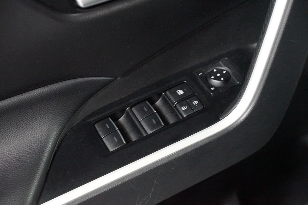 Certified 2025 Toyota RAV4 XLE FWD image 31