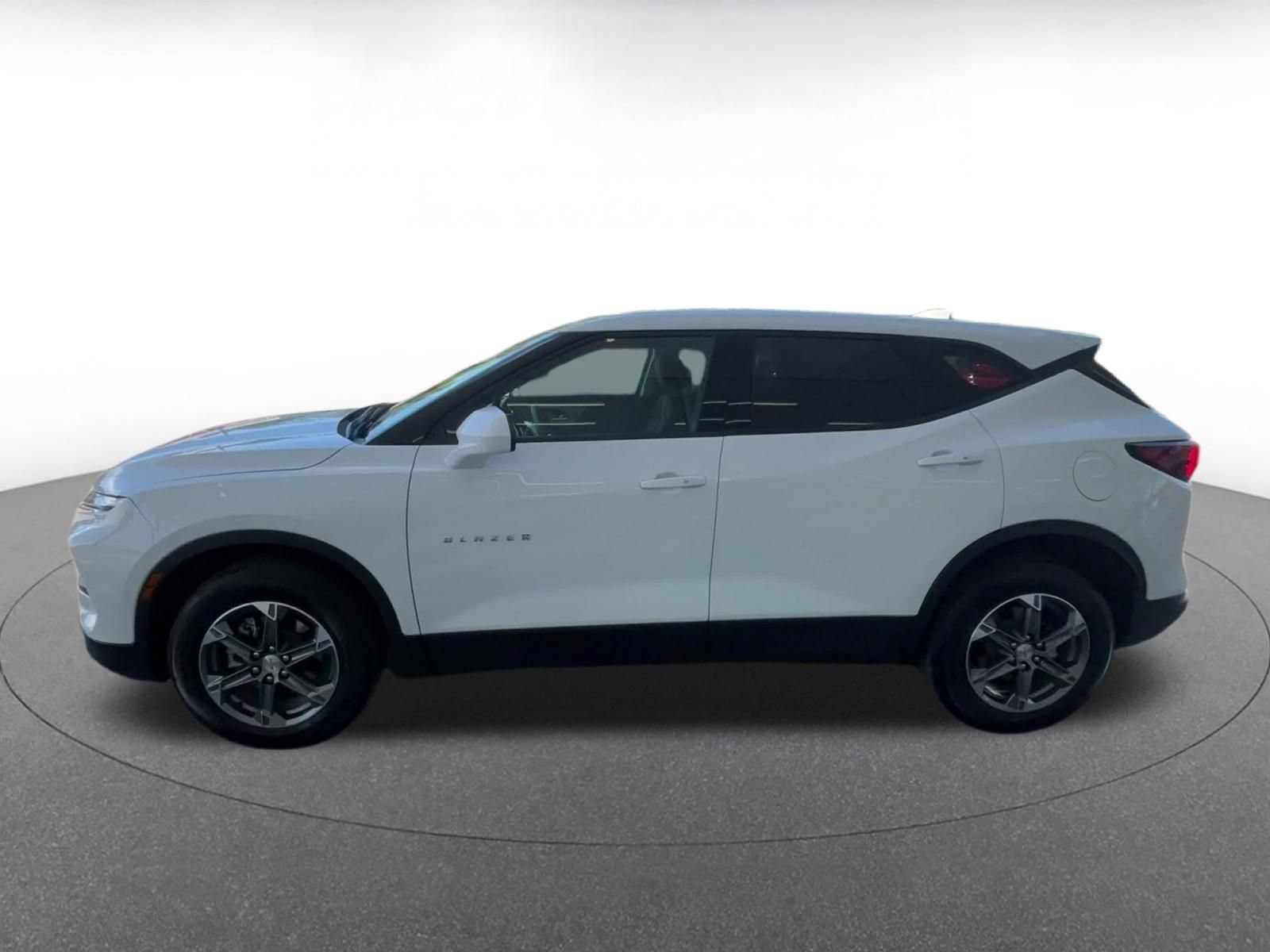 Used 2026 Chevrolet Blazer LT FWD image 8