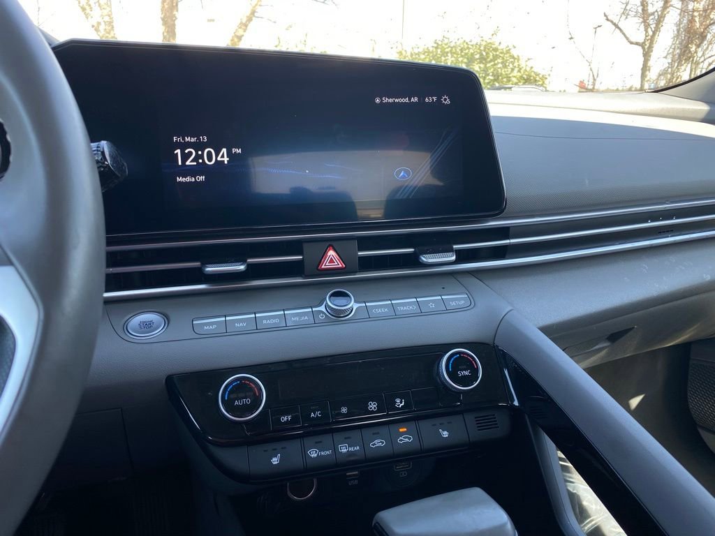 Used 2023 Hyundai Elantra SEL w/ Convenience Package image 18