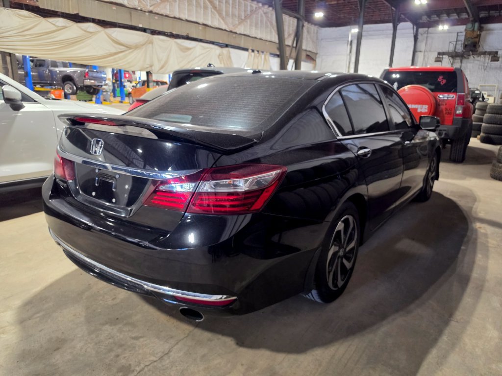 Used 2017 Honda Accord EX image 3