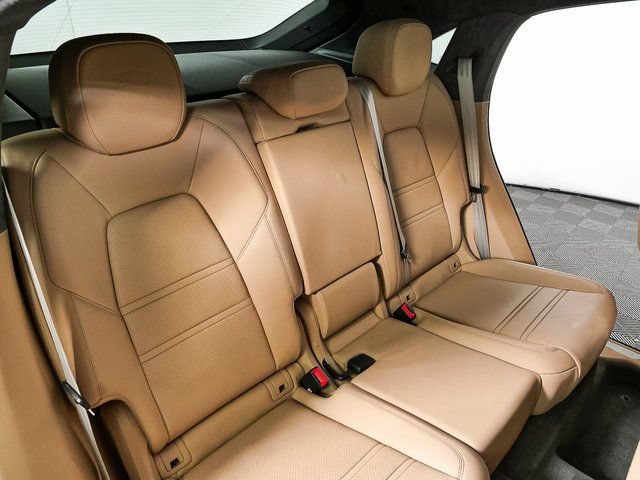 Certified 2023 Porsche Cayenne S AWD/4WD image 24
