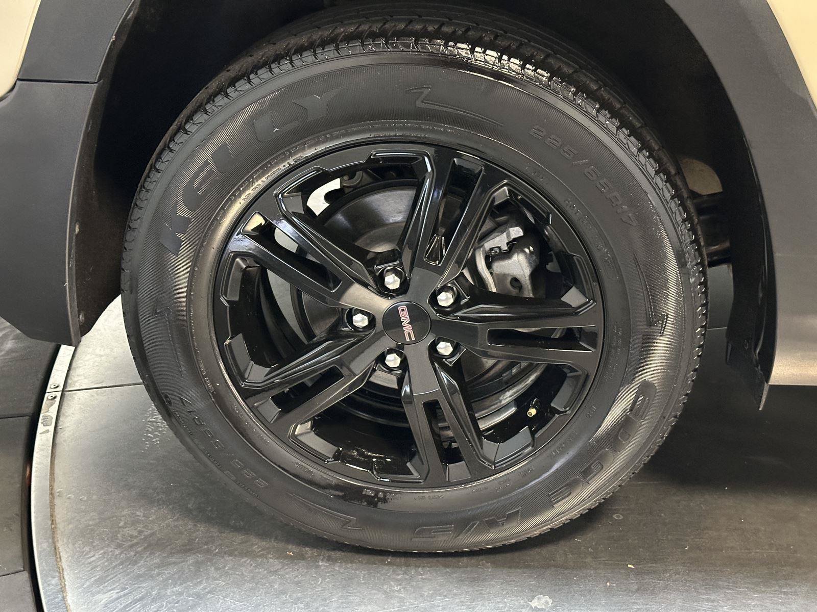 Used 2023 GMC Terrain AT4 AWD/4WD image 16