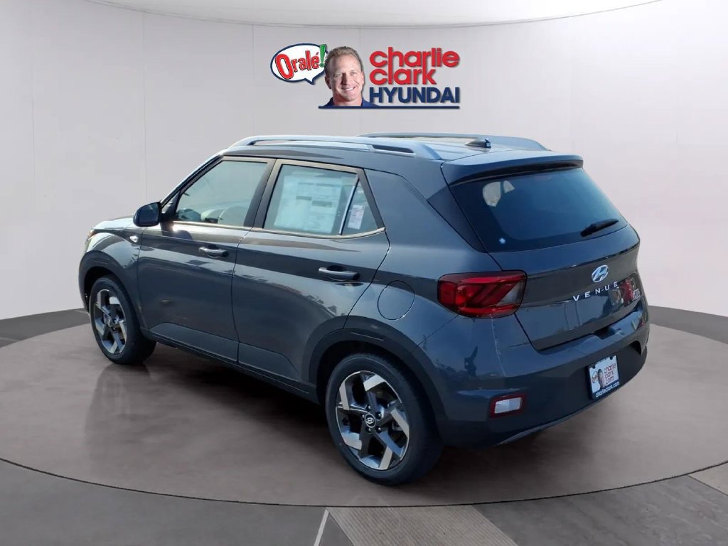 New 2026 Hyundai Venue SEL FWD image 3