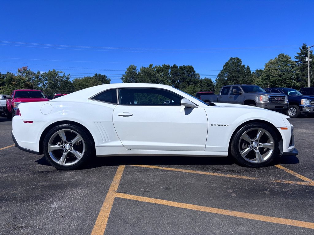 Used 2015 Chevrolet Camaro LT RWD image 5