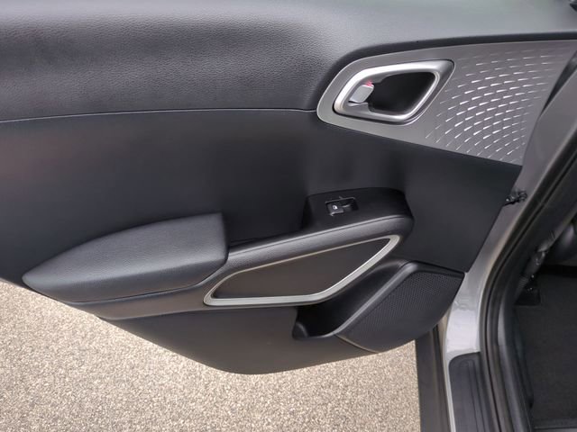 Used 2023 Kia Soul LX image 24