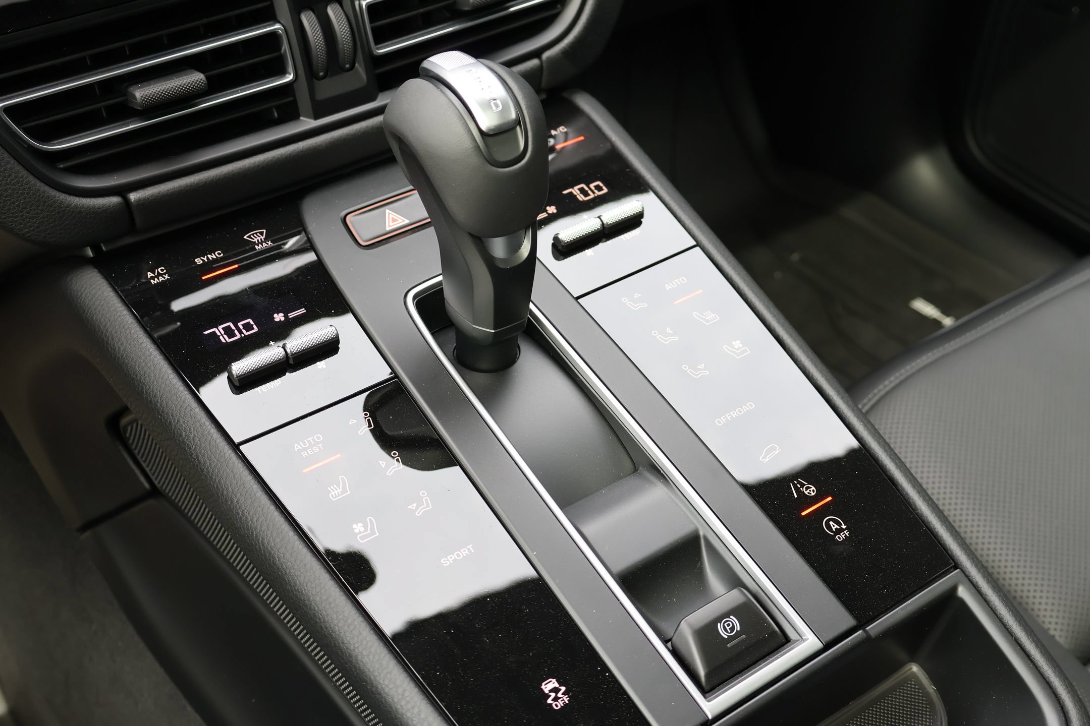 New 2026 Porsche Macan AWD/4WD image 20