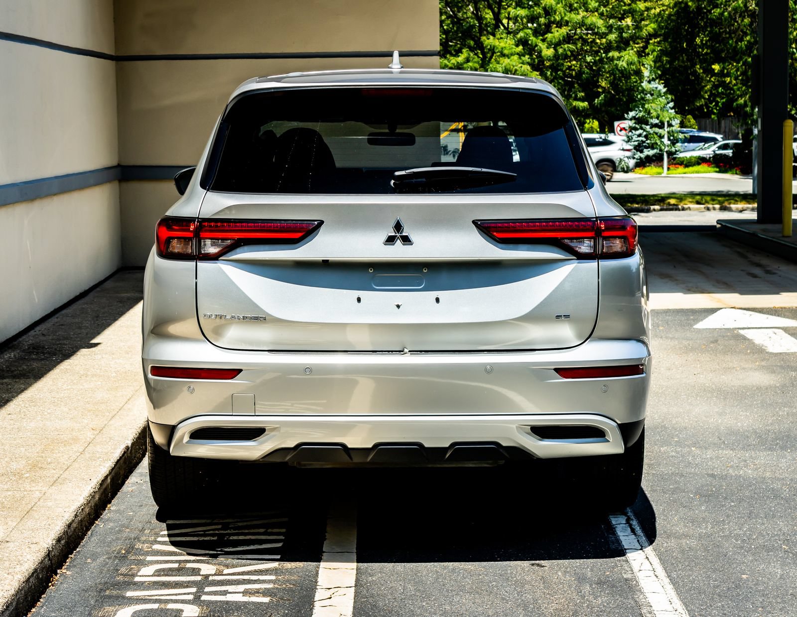 Used 2024 Mitsubishi Outlander SE AWD/4WD image 6