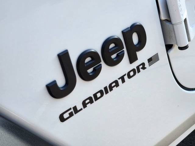 Used 2025 Jeep Gladiator Sport AWD/4WD image 12
