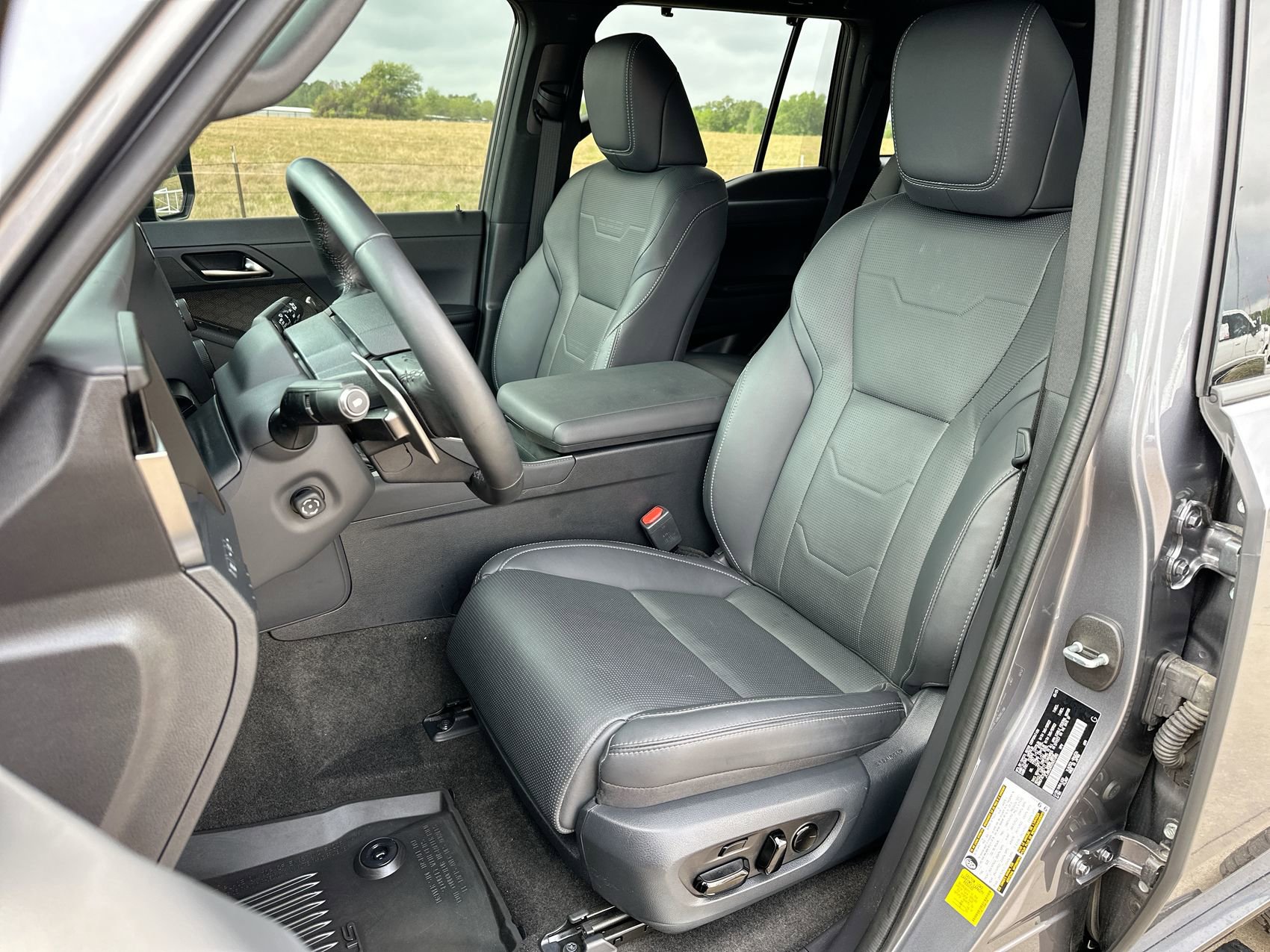 Used 2025 Lexus GX 550 w/ Cold Area Package AWD/4WD image 11