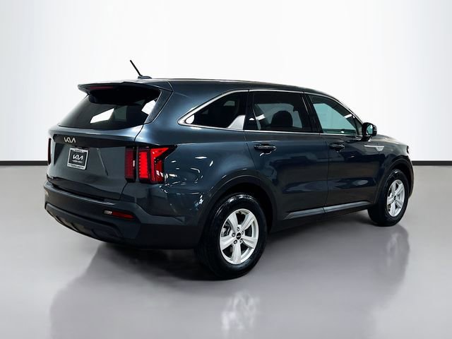 Certified 2023 Kia Sorento LX image 7