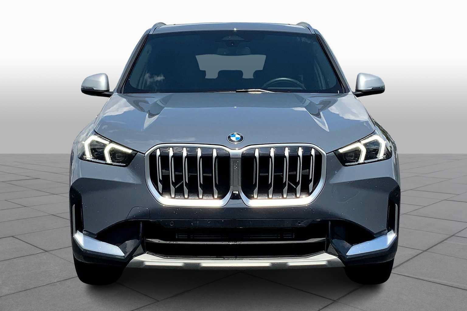 Used 2024 BMW X1 xDrive28i AWD/4WD image 3