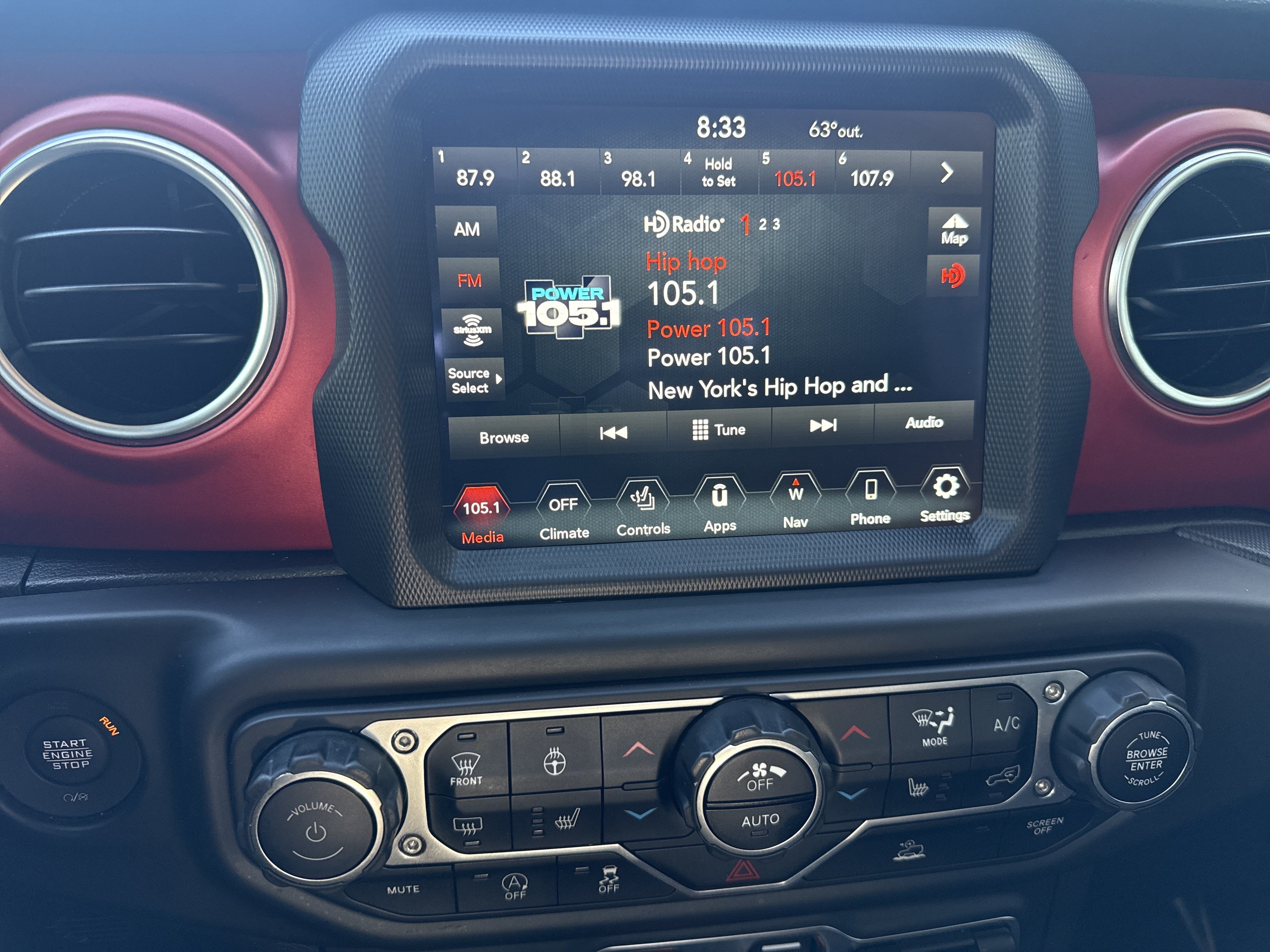 Used 2023 Jeep Gladiator Rubicon w/ Cold Weather Group AWD/4WD image 25
