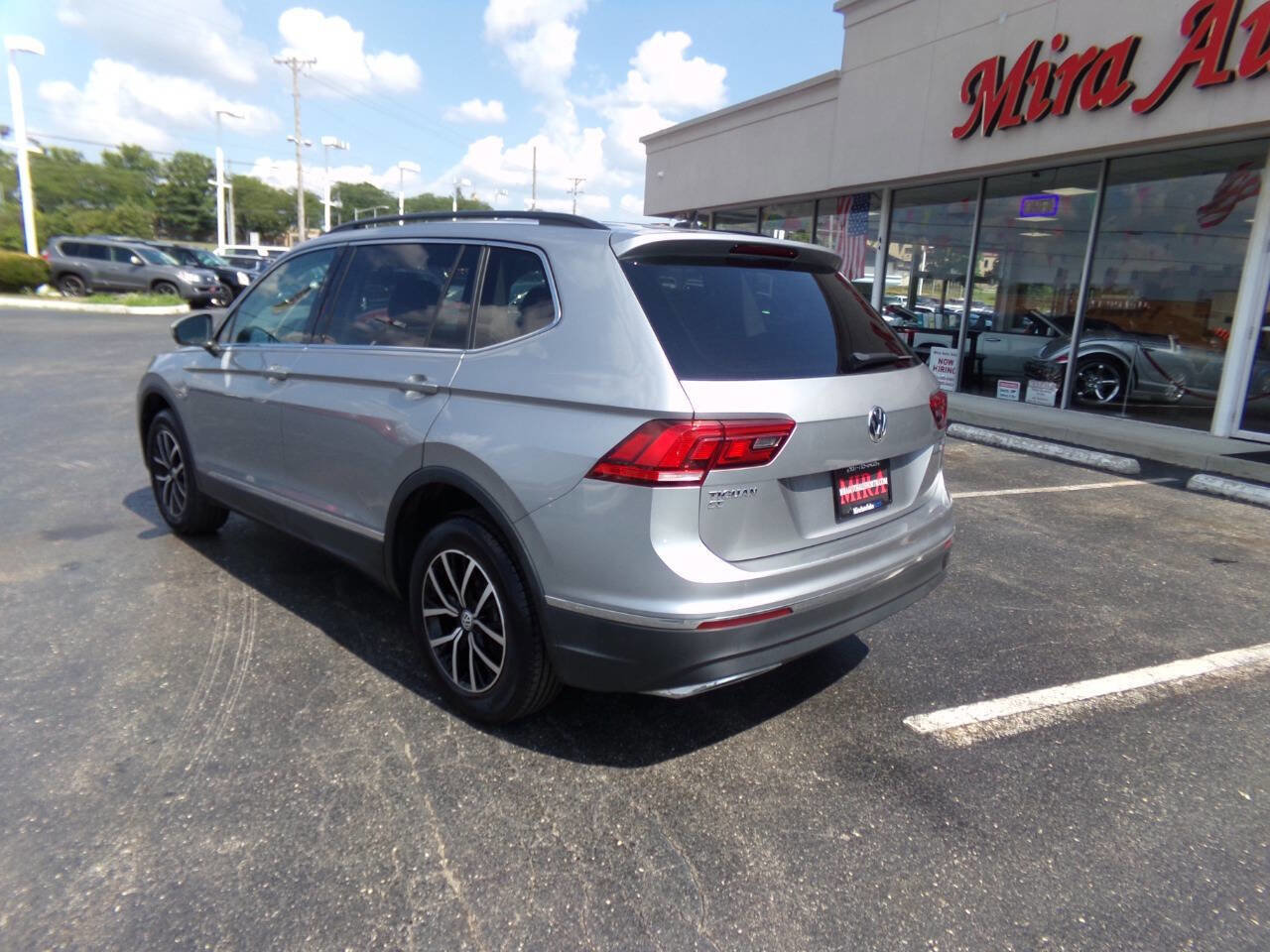 Used 2021 Volkswagen Tiguan SE image 9